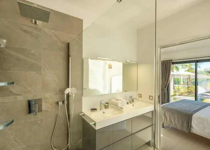 Suartello Vecchio Avec Piscine Privee