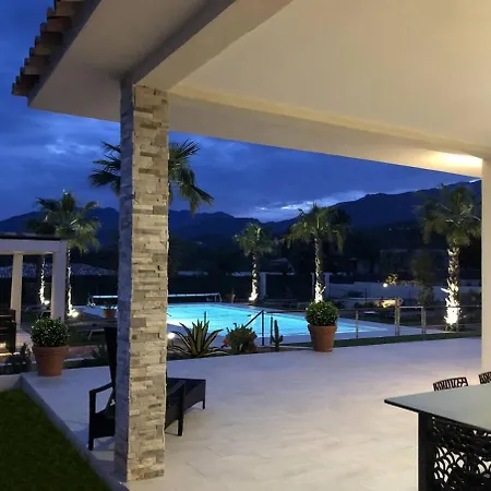 Suartello Vecchio Avec Piscine Privée *